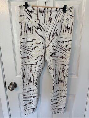 Calia White Leggings with Black and Beige Brushprint